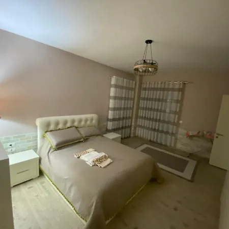 Moni Apartman Korça