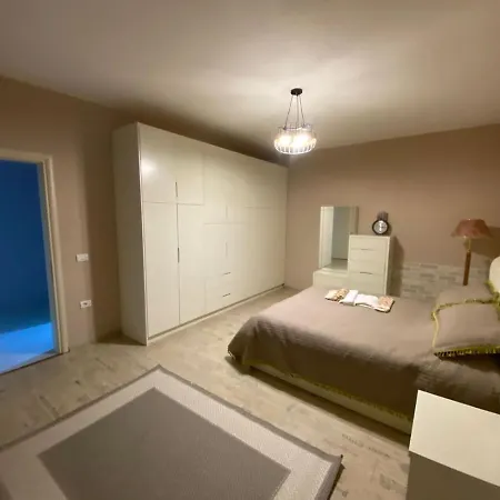 Apartman Moni Korça